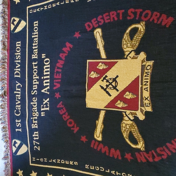 1ST CALVARY DIVISION THROW - Picture 2 of 10